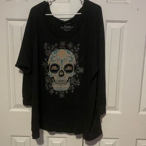 Torrid sweater skull size 5